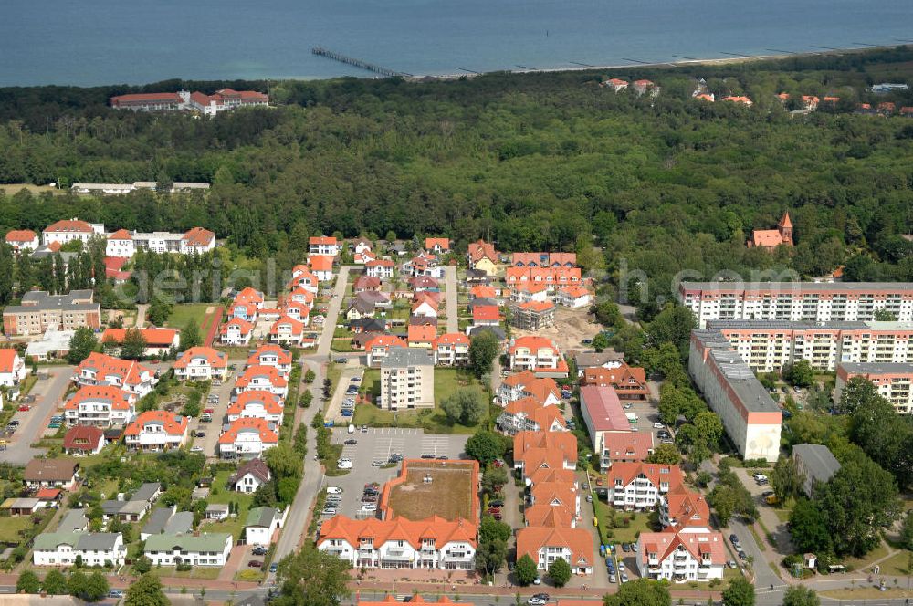 Aerial image Ostseebad Graal-Müritz - Blick auf das Wohngebiet Eselswiese der HAWO Bauträger KG in unmittelbarer Strandnähe im Ostseeheilbad Graal-Müritz. Es ist ein neu errichtetes Wohngebiet mit diverse Einzelhäusern in naturnahe Lage im Ortszentrum.