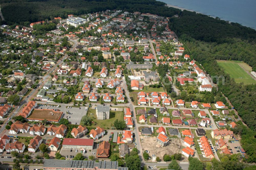 Ostseebad Graal-Müritz from the bird's eye view: Blick auf das Wohngebiet Eselswiese der HAWO Bauträger KG in unmittelbarer Strandnähe im Ostseeheilbad Graal-Müritz. Es ist ein neu errichtetes Wohngebiet mit diverse Einzelhäusern in naturnahe Lage im Ortszentrum.