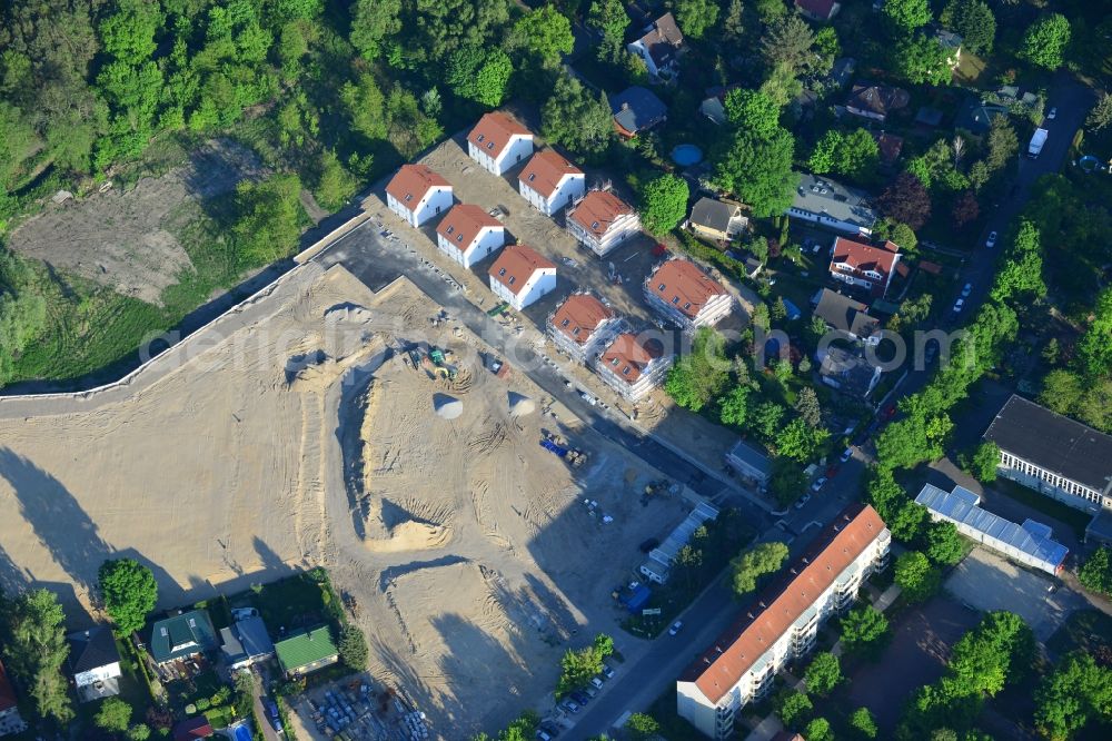 Aerial image Berlin - Residential area on Feldblumenweg - Gruene Trift on the outskirts of the district Koepenick in Berlin. The company cds Wohnbau Berlin GmbH plans to the forest to build a new housing estate with 70 double rooms and townhouses