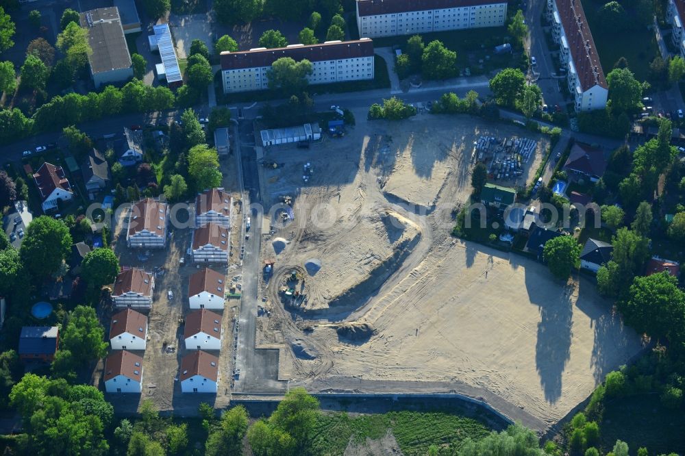 Aerial image Berlin - Residential area on Feldblumenweg - Gruene Trift on the outskirts of the district Koepenick in Berlin. The company cds Wohnbau Berlin GmbH plans to the forest to build a new housing estate with 70 double rooms and townhouses