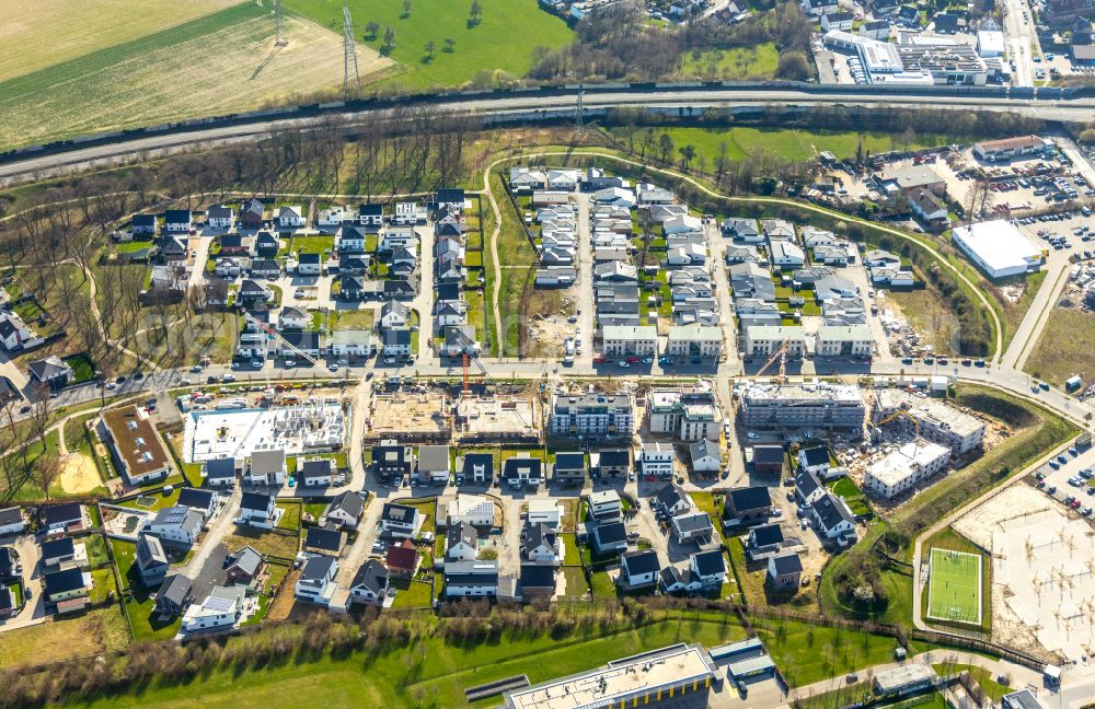 Brackeler Feld from above - Residential areas on the edge of agricultural land in Brackeler Feld in the state North Rhine-Westphalia, Germany