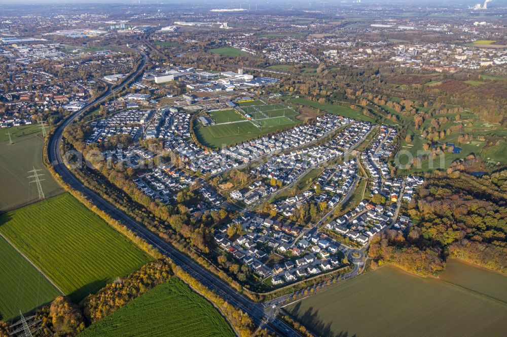 Aerial photograph Brackeler Feld - Residential areas on the edge of agricultural land in Brackeler Feld in the state North Rhine-Westphalia, Germany