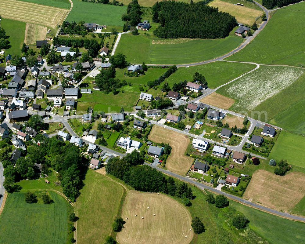 Aerial photograph Carlsgrün - Residential areas on the edge of agricultural land in Carlsgrün in the state Bavaria, Germany