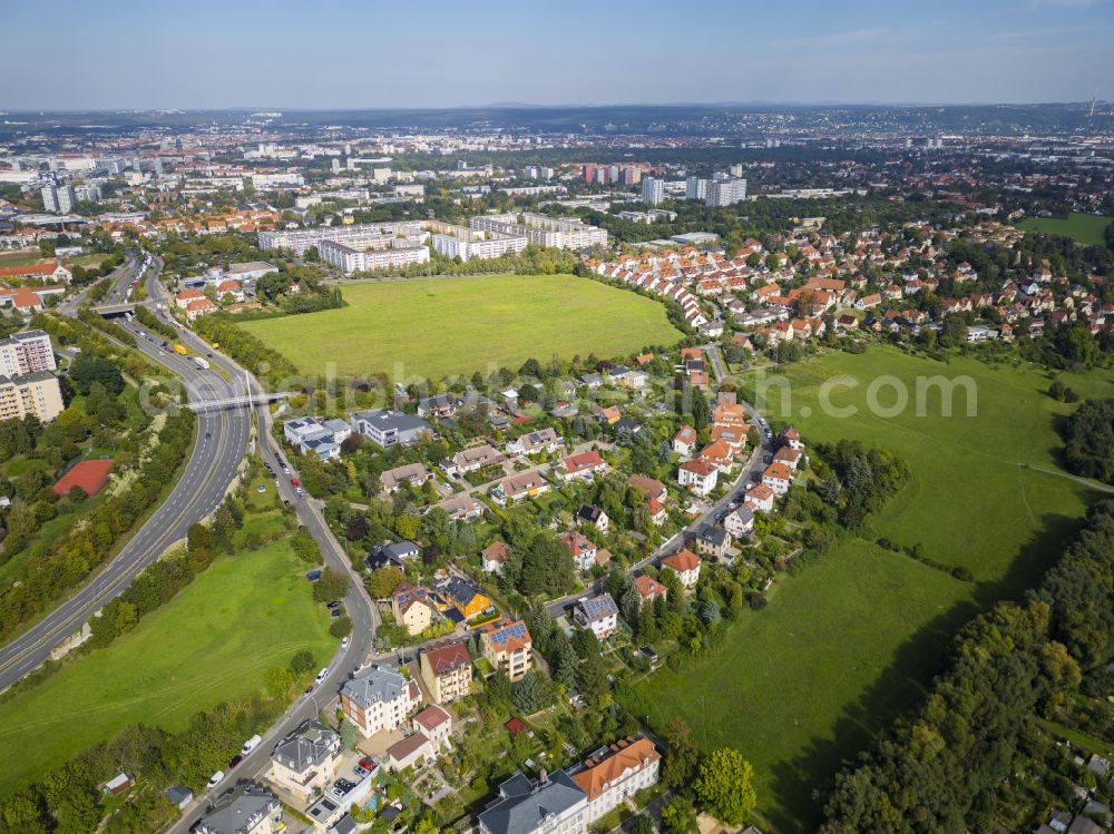 Aerial photograph Dresden - Residential areas on the edge of agricultural land on street Suedhang in the district Kaitz in Dresden in the state Saxony, Germany