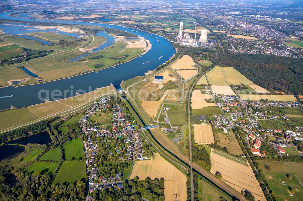 Aerial photograph Eppinghoven - Residential areas on the edge of agricultural land in Eppinghoven in the state North Rhine-Westphalia, Germany