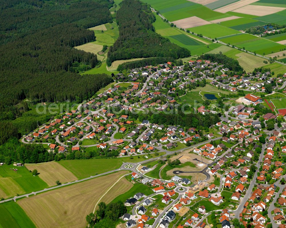 Erolzheim from the bird's eye view: Residential areas on the edge of agricultural land in Erolzheim in the state Baden-Wuerttemberg, Germany