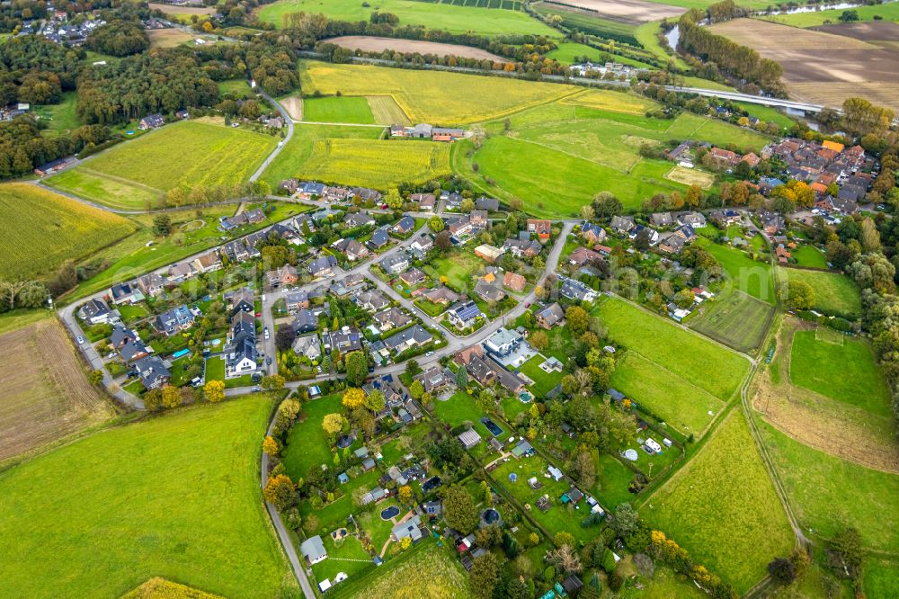 Krudenburg from above - Residential areas on the edge of agricultural land in Krudenburg at Ruhrgebiet in the state North Rhine-Westphalia, Germany