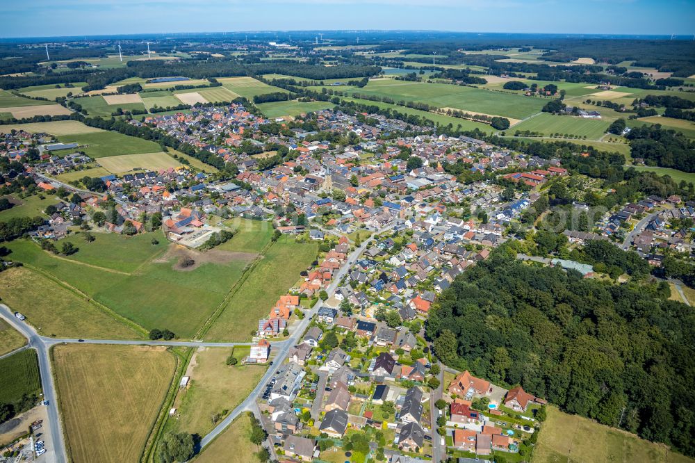 Aerial image Lembeck - Residential areas on the edge of agricultural land in Lembeck at Ruhrgebiet in the state North Rhine-Westphalia, Germany