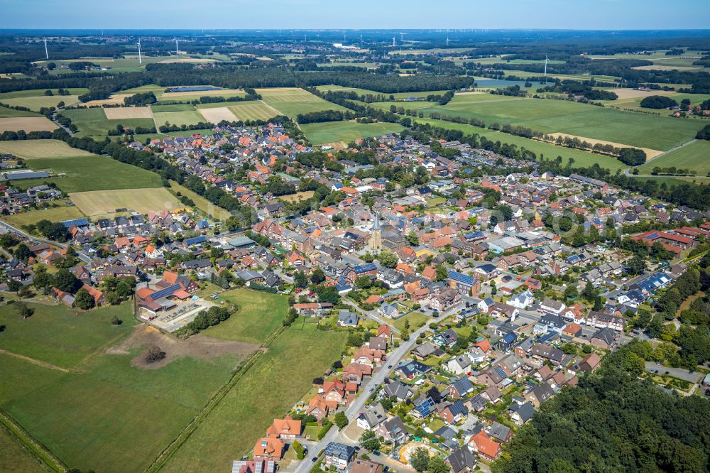 Aerial photograph Lembeck - Residential areas on the edge of agricultural land in Lembeck at Ruhrgebiet in the state North Rhine-Westphalia, Germany