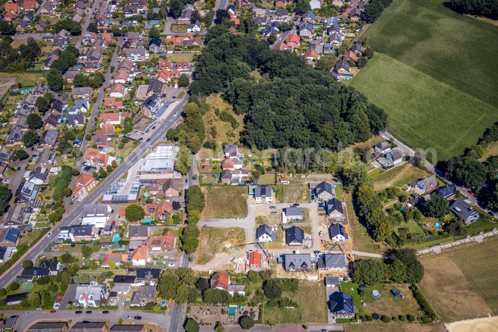 Rhade from above - Residential areas on the edge of agricultural land in Rhade in the state North Rhine-Westphalia, Germany