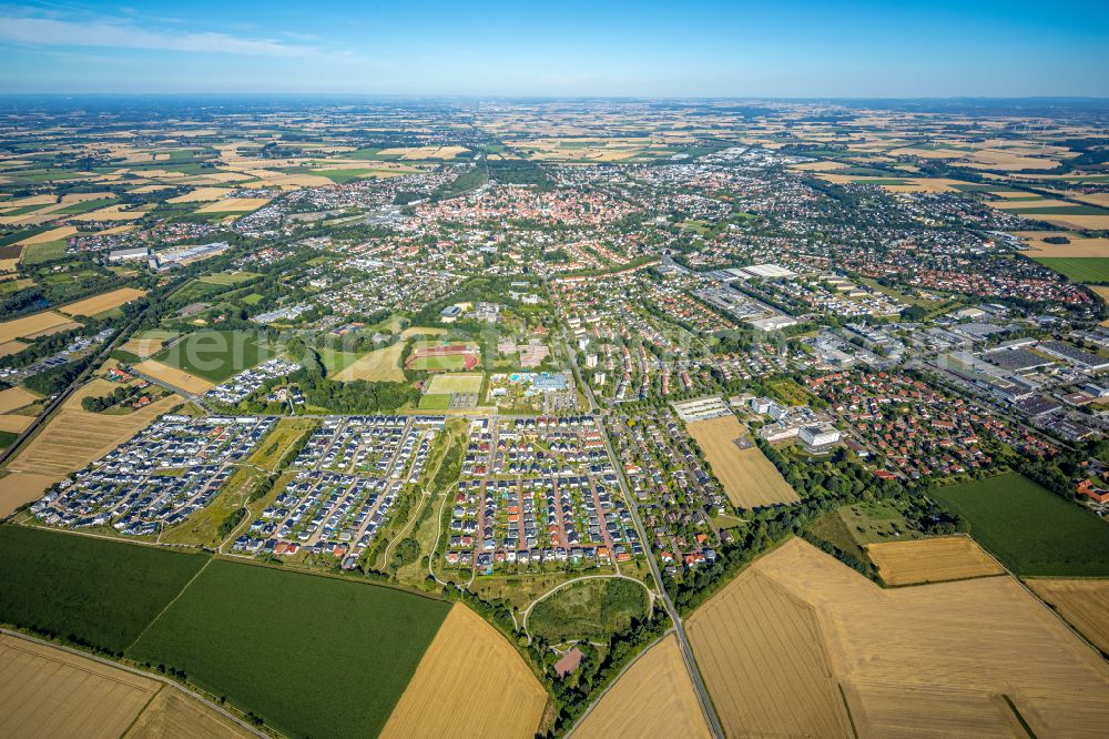 Aerial photograph Soest - Residential areas on the edge of agricultural land in Soest in the state North Rhine-Westphalia, Germany