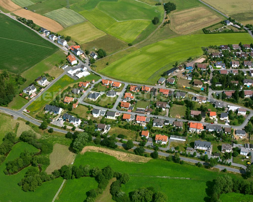 Aerial photograph Tauperlitz - Residential areas on the edge of agricultural land in Tauperlitz in the state Bavaria, Germany