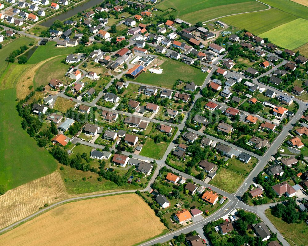 Aerial photograph Tauperlitz - Residential areas on the edge of agricultural land in Tauperlitz in the state Bavaria, Germany