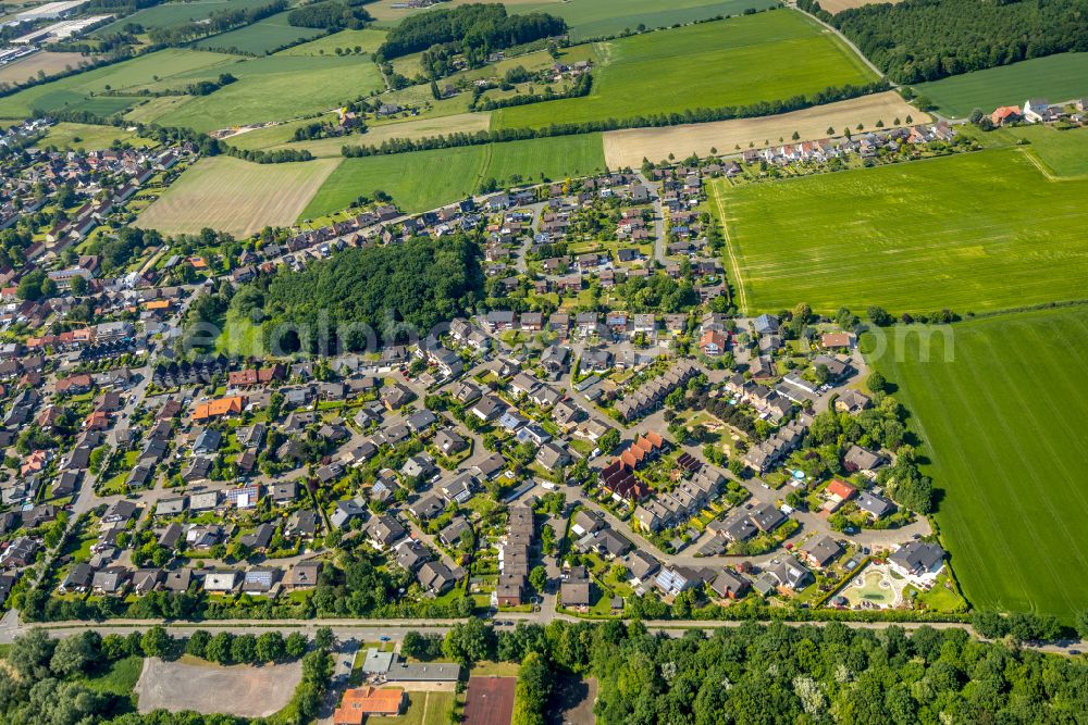 Aerial image Werne - Residential areas on the edge of agricultural land in Werne at Ruhrgebiet in the state North Rhine-Westphalia, Germany