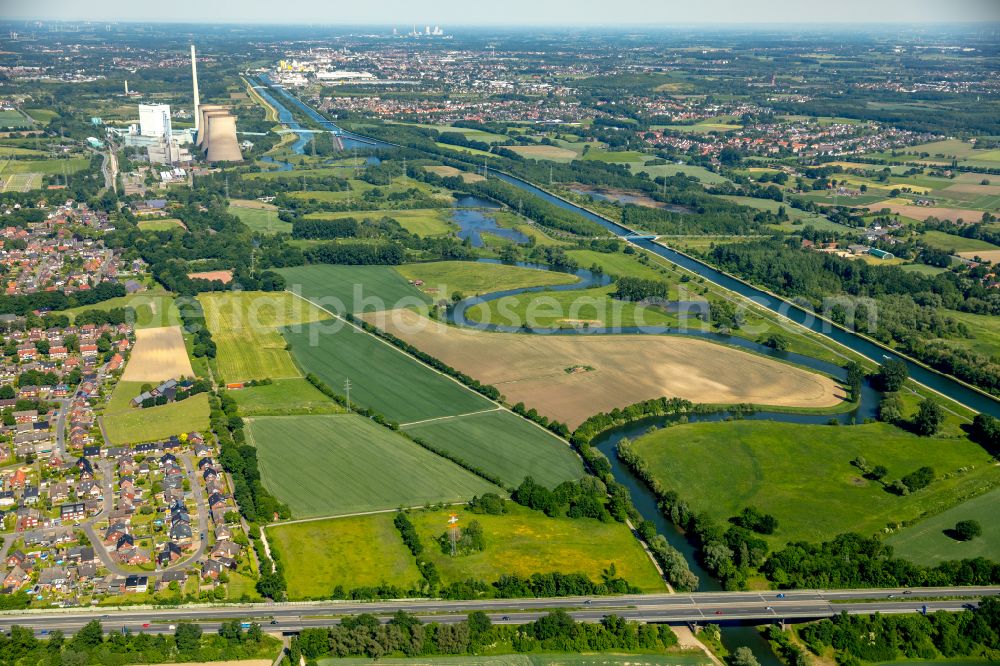 Werne from above - Residential areas on the edge of agricultural land in Werne at Ruhrgebiet in the state North Rhine-Westphalia, Germany