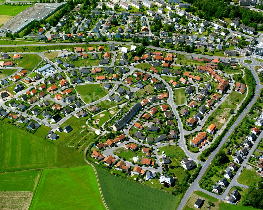 Wüstenselbitz from above - Residential areas on the edge of agricultural land in Wüstenselbitz in the state Bavaria, Germany