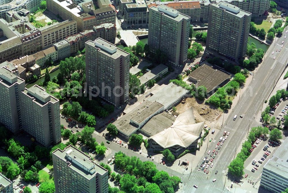 Aerial photograph Berlin - Residential area at Fischerinsel in Berlin - Mitte