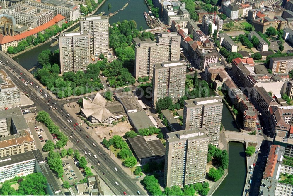 Berlin from above - Residential area at Fischerinsel in Berlin - Mitte