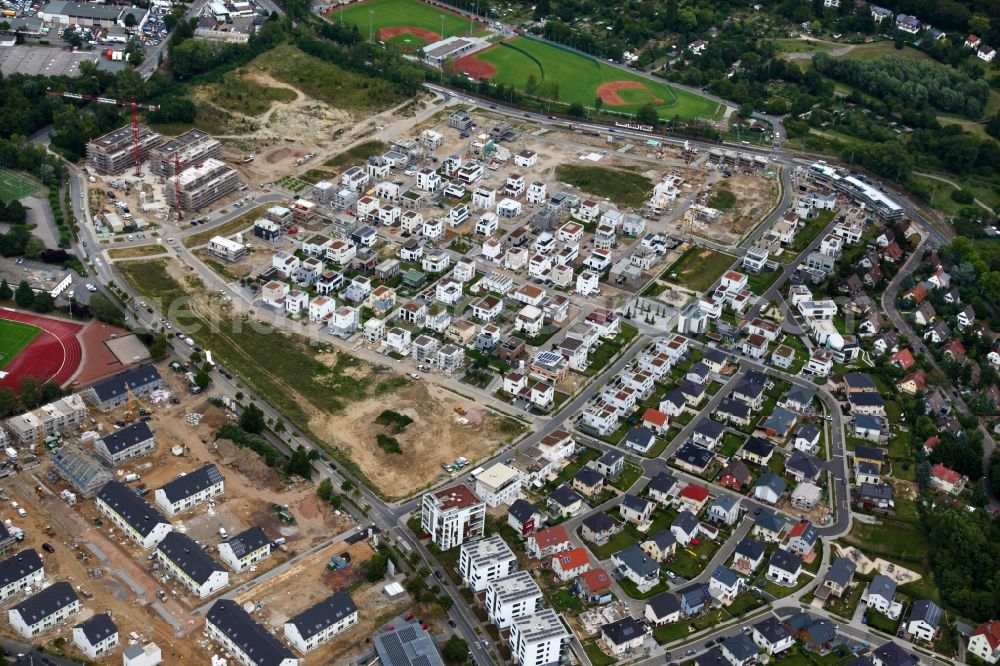 Mainz Mombach from above - Residential Gonsbachterrassen. Is a newly formed and partly still under construction residential development with single family homes, multi-family homes and condominiums. The settlement is located in the district Mombachstrasse in Mainz in Rhineland-Palatinate