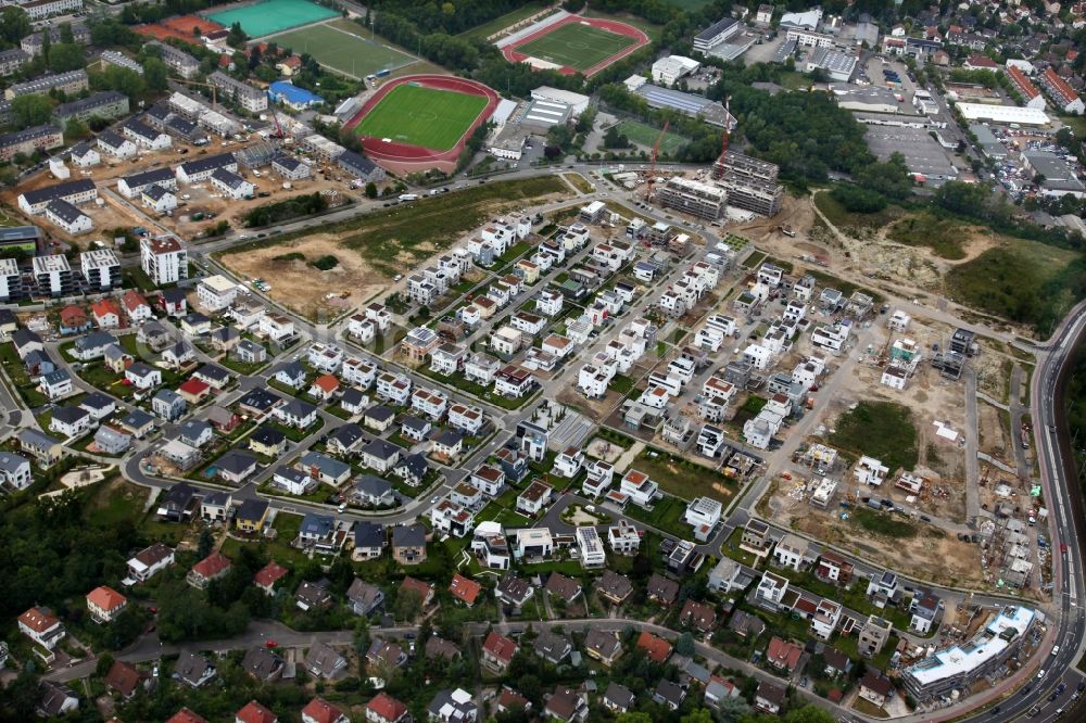 Mainz Mombach from the bird's eye view: Residential Gonsbachterrassen. Is a newly formed and partly still under construction residential development with single family homes, multi-family homes and condominiums. The settlement is located in the district Mombachstrasse in Mainz in Rhineland-Palatinate