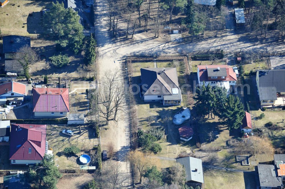 Aerial photograph FREDERSDORF-VOGELSDORF - Blick auf das Einfamilienhaus- Wohngebiet am Heideweg in Fredersdorf-Vogelsdorf im Bundesland Brandenburg.