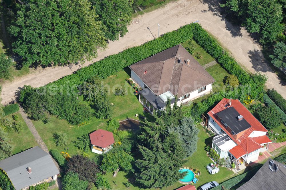 Aerial photograph Fredersdorf - Vogelsdorf - Blick auf das Einfamilienhaus- Wohngebiet am Heideweg in Fredersdorf-Vogelsdorf im Bundesland Brandenburg. View of the single-family residential area in Vogelsdorf.