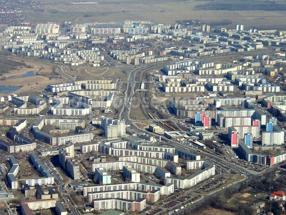 Aerial image Berlin - HELLERSDORF - Wohngebiet an der Hellersdorfer Straße in Berlin-Hellersdorf. 22.03.03