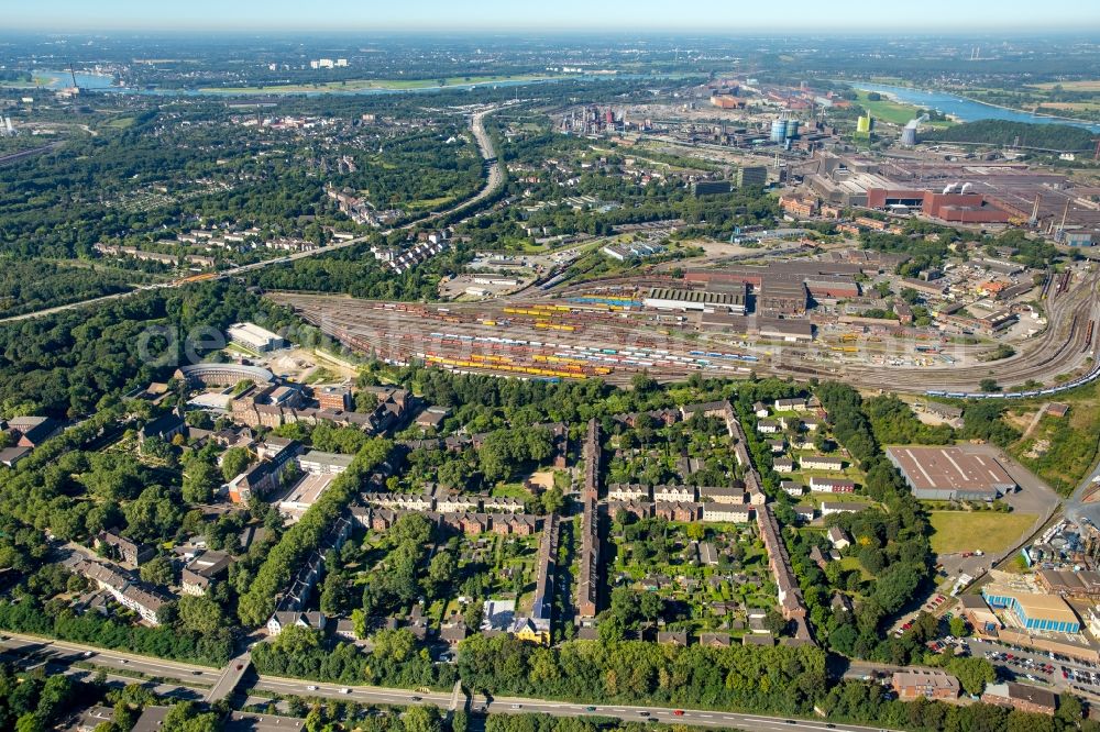 Duisburg from the bird's eye view: Residential area in Duisburg in the state North Rhine-Westphalia