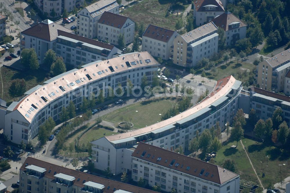 Berlin from the bird's eye view: Blick auf Mehrfamilienhäuser am Ballonplatz im Wohngebiet / Neubaugebiet Karow-Nord.