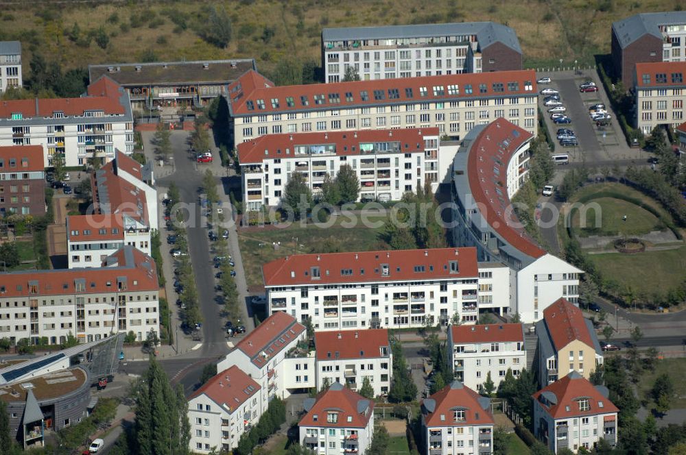 Aerial image Berlin - Blick auf Mehrfamilienhäuser an der Röländer Straße Ecke Achillesstraße Ecke Pfannschmidtstraße Ecke Ballonplatz im Wohngebiet / Neubaugebiet Karow-Nord.