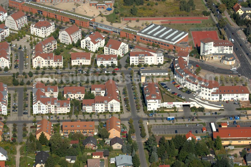 Aerial image Berlin - Blick auf Mehrfamilienhäuser an der Teichbergstraße Ecke Matestraße Ecke Rutenzeile Ecke Am Elsebrocken und die Achillesstraße im Wohngebiet / Neubaugebiet Karow-Nord.