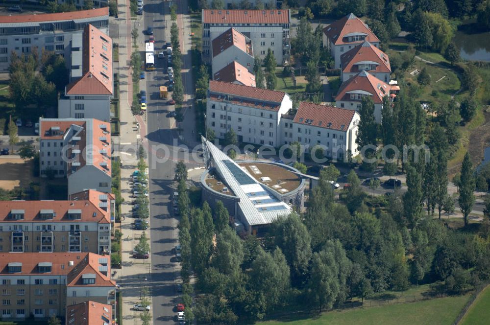 Berlin from the bird's eye view: Blick auf den Jugendclub an der Achillesstraße Ecke Röländer Strasse im Wohngebiet / Neubaugebiet Karow-Nord.