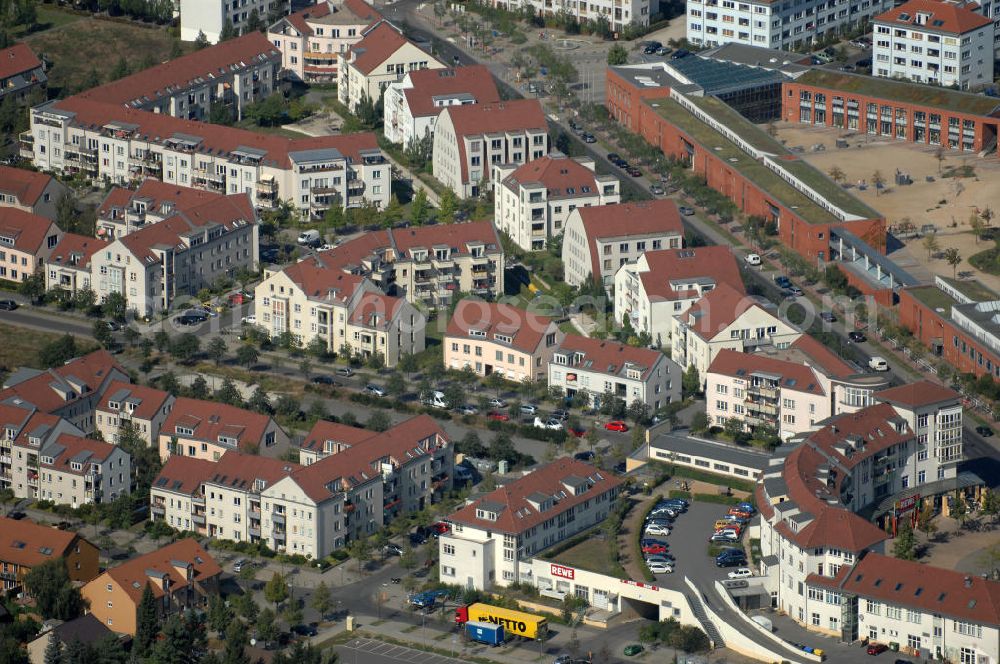 Berlin from the bird's eye view: Blick auf Mehrfamilienhäuser an der Teichbergstraße Ecke Matestraße Ecke Am Elsebrocken und die Achillesstraße im Wohngebiet / Neubaugebiet Karow-Nord.