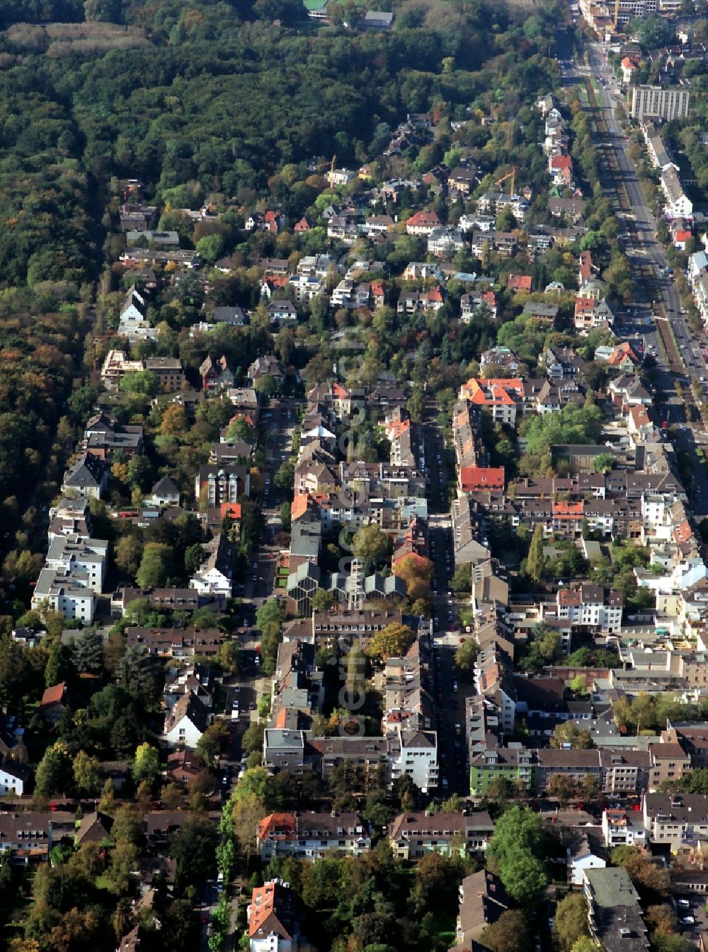 Köln from the bird's eye view: View of a residential area on the Aachener Strasse in the district Braunsfeld in Cologne in the state North Rhine-Westphalia