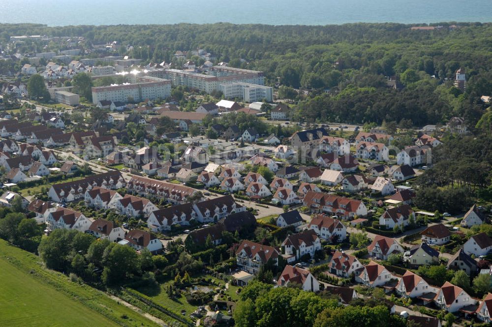 Graal-Müritz from the bird's eye view: Blick auf das Wohngebiet Koppenheide der HAWO Bauträger KG in unmittelbarer Strandnähe im Ostseeheilbad Graal-Müritz. Es ist ein von 1996 bis 2004 neu errichtetes Wohngebiet mit insgesamt 210 Wochenend- und diverse Einzelhäusern in naturnahe Lage am Landschaftsschutzgebiet “Tabakwiesen” und nur wenige Minuten vom Ortszentrum entfernt.