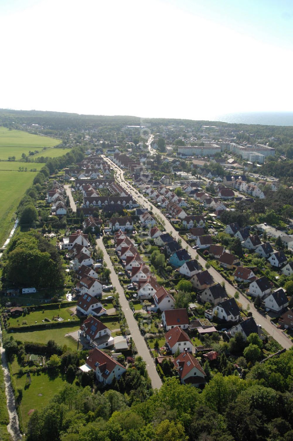 Aerial image Graal-Müritz - Blick auf das Wohngebiet Koppenheide der HAWO Bauträger KG in unmittelbarer Strandnähe im Ostseeheilbad Graal-Müritz. Es ist ein von 1996 bis 2004 neu errichtetes Wohngebiet mit insgesamt 210 Wochenend- und diverse Einzelhäusern in naturnahe Lage am Landschaftsschutzgebiet “Tabakwiesen” und nur wenige Minuten vom Ortszentrum entfernt.