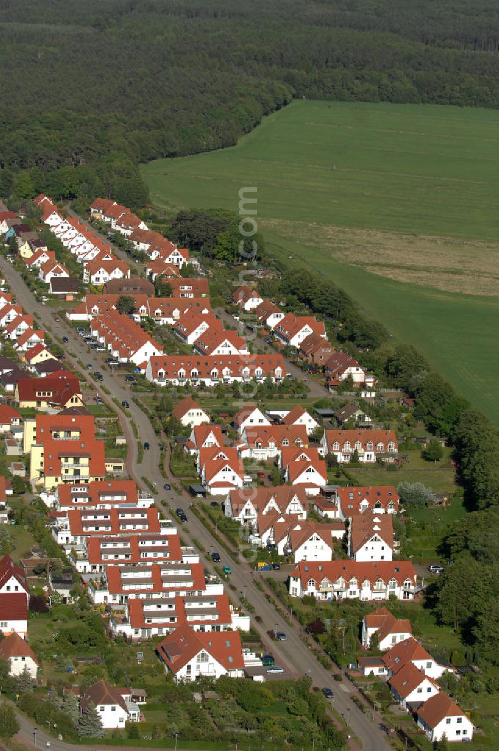 Aerial image Graal-Müritz - Blick auf das Wohngebiet Koppenheide der HAWO Bauträger KG in unmittelbarer Strandnähe im Ostseeheilbad Graal-Müritz. Es ist ein von 1996 bis 2004 neu errichtetes Wohngebiet mit insgesamt 210 Wochenend- und diverse Einzelhäusern in naturnahe Lage am Landschaftsschutzgebiet “Tabakwiesen” und nur wenige Minuten vom Ortszentrum entfernt.