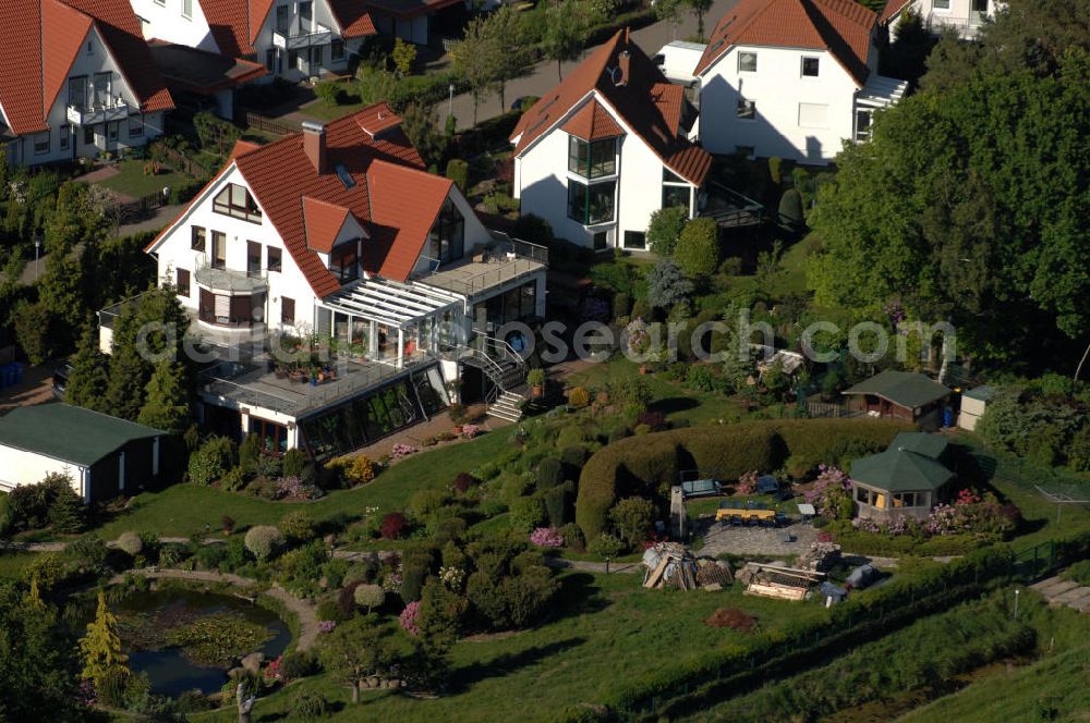 Graal-Müritz from the bird's eye view: Blick auf das Wohngebiet Koppenheide der HAWO Bauträger KG in unmittelbarer Strandnähe im Ostseeheilbad Graal-Müritz. Es ist ein von 1996 bis 2004 neu errichtetes Wohngebiet mit insgesamt 210 Wochenend- und diverse Einzelhäusern in naturnahe Lage am Landschaftsschutzgebiet “Tabakwiesen” und nur wenige Minuten vom Ortszentrum entfernt.