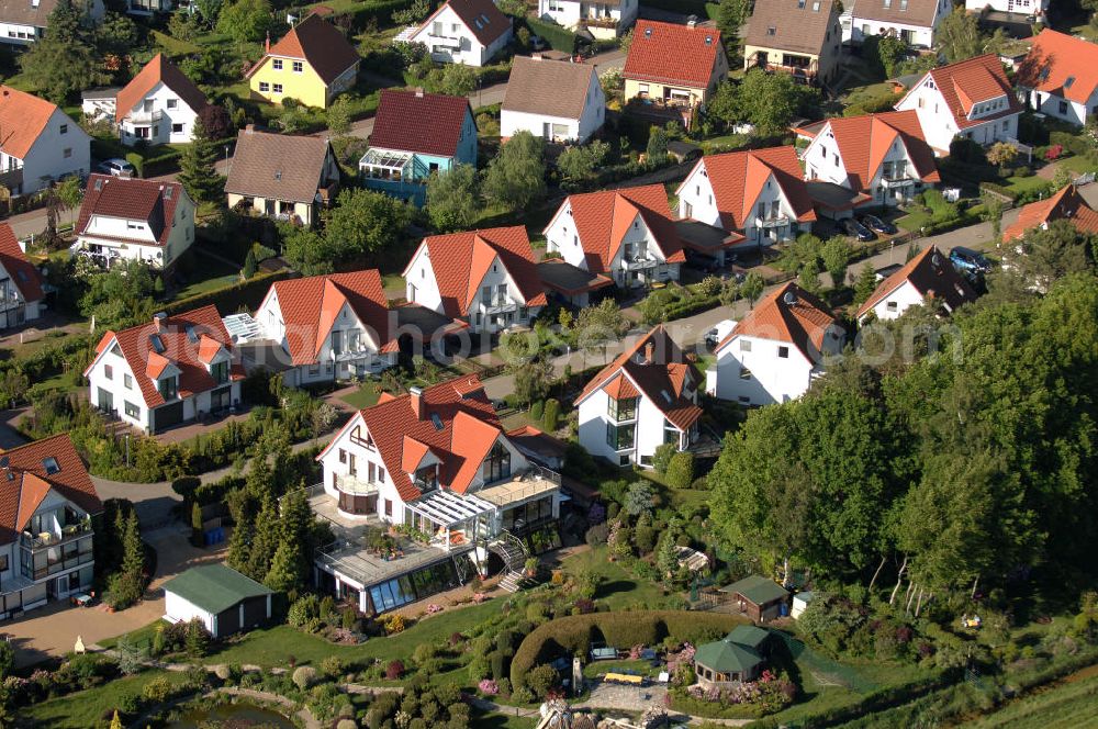 Aerial image Graal-Müritz - Blick auf das Wohngebiet Koppenheide der HAWO Bauträger KG in unmittelbarer Strandnähe im Ostseeheilbad Graal-Müritz. Es ist ein von 1996 bis 2004 neu errichtetes Wohngebiet mit insgesamt 210 Wochenend- und diverse Einzelhäusern in naturnahe Lage am Landschaftsschutzgebiet “Tabakwiesen” und nur wenige Minuten vom Ortszentrum entfernt.