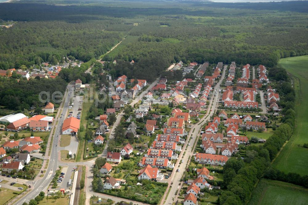 Aerial photograph Ostseebad Graal-Müritz - Blick auf das Wohngebiet Koppenheide der HAWO Bauträger KG in unmittelbarer Strandnähe im Ostseeheilbad Graal-Müritz. Es ist ein von 1996 bis 2004 neu errichtetes Wohngebiet mit insgesamt 210 Wochenend- und diverse Einzelhäusern in naturnahe Lage am Landschaftsschutzgebiet “Tabakwiesen” und nur wenige Minuten vom Ortszentrum entfernt.