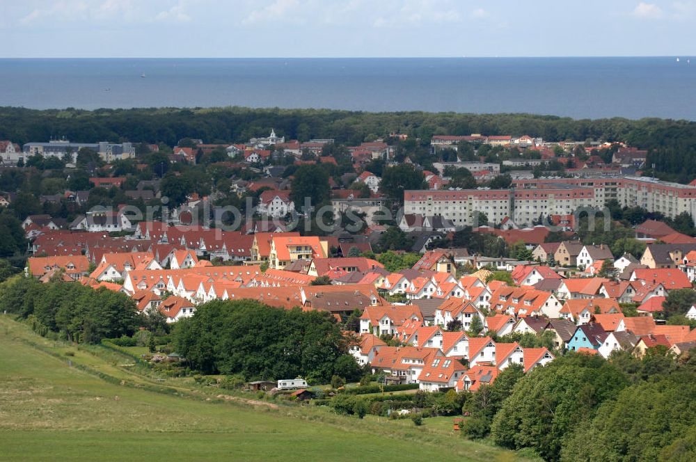 Aerial image Ostseebad Graal-Müritz - Blick auf das Wohngebiet Koppenheide der HAWO Bauträger KG in unmittelbarer Strandnähe im Ostseeheilbad Graal-Müritz. Es ist ein von 1996 bis 2004 neu errichtetes Wohngebiet mit insgesamt 210 Wochenend- und diverse Einzelhäusern in naturnahe Lage am Landschaftsschutzgebiet “Tabakwiesen” und nur wenige Minuten vom Ortszentrum entfernt.