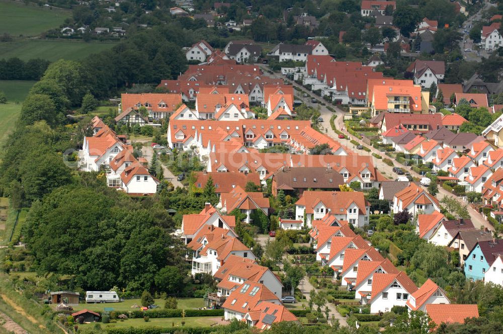 Aerial image Ostseebad Graal-Müritz - Blick auf das Wohngebiet Koppenheide der HAWO Bauträger KG in unmittelbarer Strandnähe im Ostseeheilbad Graal-Müritz. Es ist ein von 1996 bis 2004 neu errichtetes Wohngebiet mit insgesamt 210 Wochenend- und diverse Einzelhäusern in naturnahe Lage am Landschaftsschutzgebiet “Tabakwiesen” und nur wenige Minuten vom Ortszentrum entfernt.