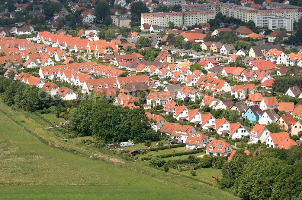 Ostseebad Graal-Müritz from above - Blick auf das Wohngebiet Koppenheide der HAWO Bauträger KG in unmittelbarer Strandnähe im Ostseeheilbad Graal-Müritz. Es ist ein von 1996 bis 2004 neu errichtetes Wohngebiet mit insgesamt 210 Wochenend- und diverse Einzelhäusern in naturnahe Lage am Landschaftsschutzgebiet “Tabakwiesen” und nur wenige Minuten vom Ortszentrum entfernt.