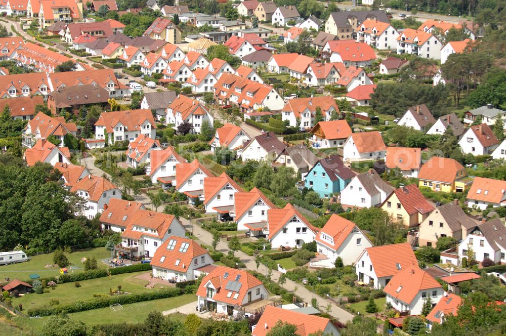 Ostseebad Graal-Müritz from the bird's eye view: Blick auf das Wohngebiet Koppenheide der HAWO Bauträger KG in unmittelbarer Strandnähe im Ostseeheilbad Graal-Müritz. Es ist ein von 1996 bis 2004 neu errichtetes Wohngebiet mit insgesamt 210 Wochenend- und diverse Einzelhäusern in naturnahe Lage am Landschaftsschutzgebiet “Tabakwiesen” und nur wenige Minuten vom Ortszentrum entfernt.