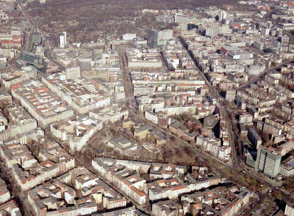 Berlin – Wilmersdorf from above - 05.03.2004 Wohngebiet an der Kreuzung Bundesallee, Hohenzollerndamm, Nachodstraße mit Blick in Richtung Bahnhof Zoo / Gedächtniskirche mit dem IBB-Hochhaus und dem Park an der Meier-Otto-Straße in Berlin-Wilmersdor