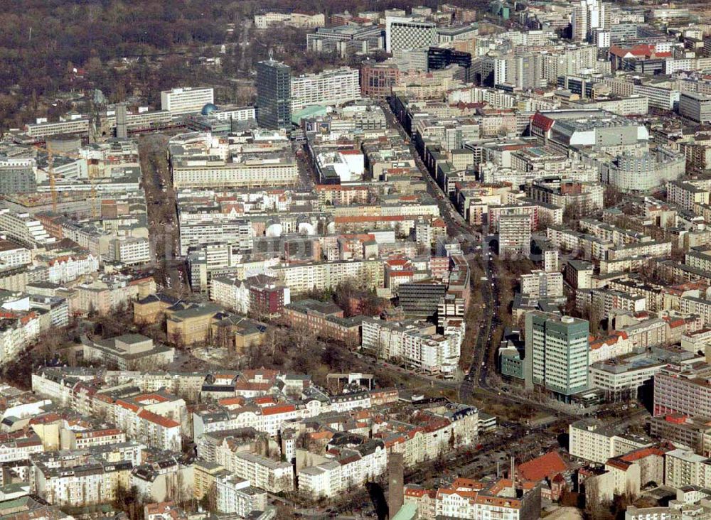 Berlin – Wilmersdorf from the bird's eye view: 05.03.2004 Wohngebiet an der Kreuzung Bundesallee, Hohenzollerndamm, Nachodstraße mit Blick in Richtung Bahnhof Zoo / Gedächtniskirche mit dem IBB-Hochhaus und dem Park an der Meier-Otto-Straße in Berlin-Wilmersdor