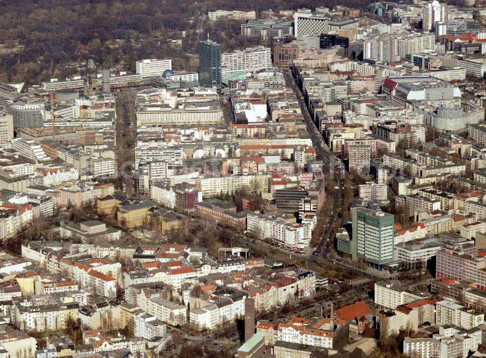 Aerial photograph Berlin – Wilmersdorf - 05.03.2004 Wohngebiet an der Kreuzung Bundesallee, Hohenzollerndamm, Nachodstraße mit Blick in Richtung Bahnhof Zoo / Gedächtniskirche mit dem IBB-Hochhaus und dem Park an der Meier-Otto-Straße in Berlin-Wilmersdor