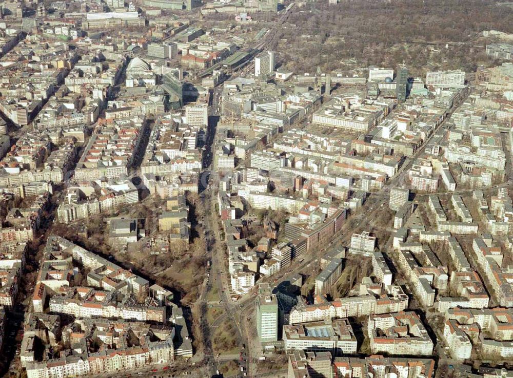 Berlin – Wilmersdorf from above - 05.03.2004 Wohngebiet an der Kreuzung Bundesallee, Hohenzollerndamm, Nachodstraße mit Blick in Richtung Bahnhof Zoo / Gedächtniskirche mit dem IBB-Hochhaus und dem Park an der Meier-Otto-Straße in Berlin-Wilmersdor