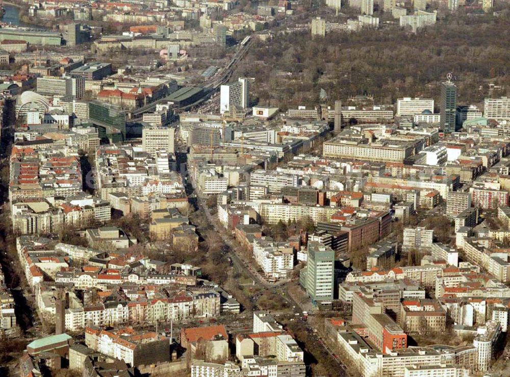 Berlin – Wilmersdorf from above - 05.03.2004 Wohngebiet an der Kreuzung Bundesallee, Hohenzollerndamm, Nachodstraße mit Blick in Richtung Bahnhof Zoo / Gedächtniskirche mit dem IBB-Hochhaus und dem Park an der Meier-Otto-Straße in Berlin-Wilmersdor