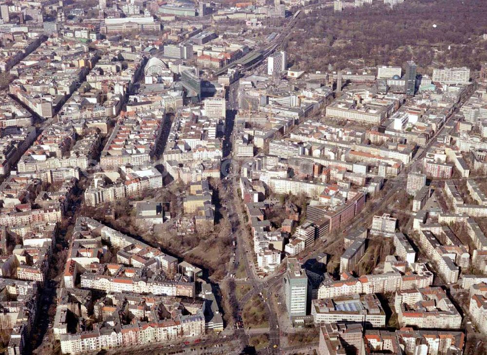 Berlin – Wilmersdorf from above - 05.03.2004 Wohngebiet an der Kreuzung Bundesallee, Hohenzollerndamm, Nachodstraße mit Blick in Richtung Bahnhof Zoo / Gedächtniskirche mit dem IBB-Hochhaus und dem Park an der Meier-Otto-Straße in Berlin-Wilmersdor